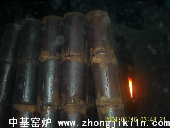 隧道窯窯內(nèi)火焰一角