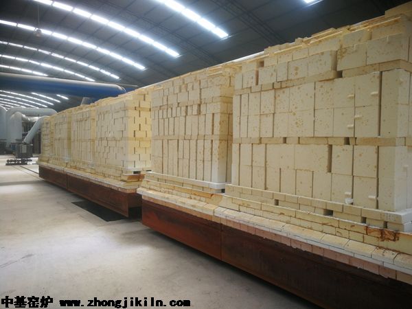 洛陽(yáng)北斗祥雨硅磚隧道窯出窯產(chǎn)品，合格率在95%以上